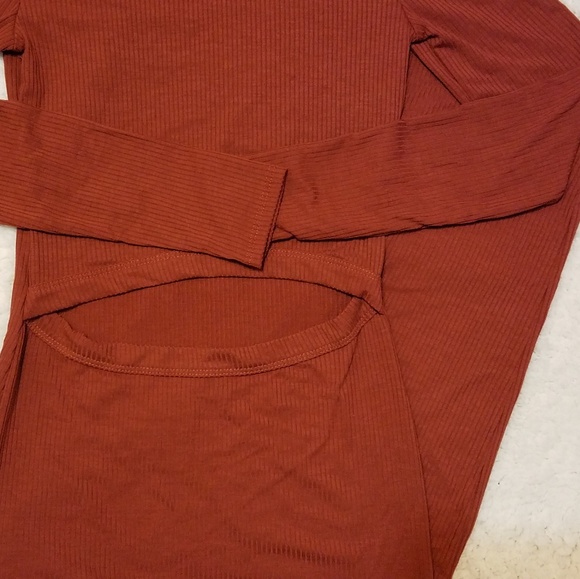 NWT| {RUST SLICE BACK COLUMN DRESS} (-S - M-) - Picture 4 of 9